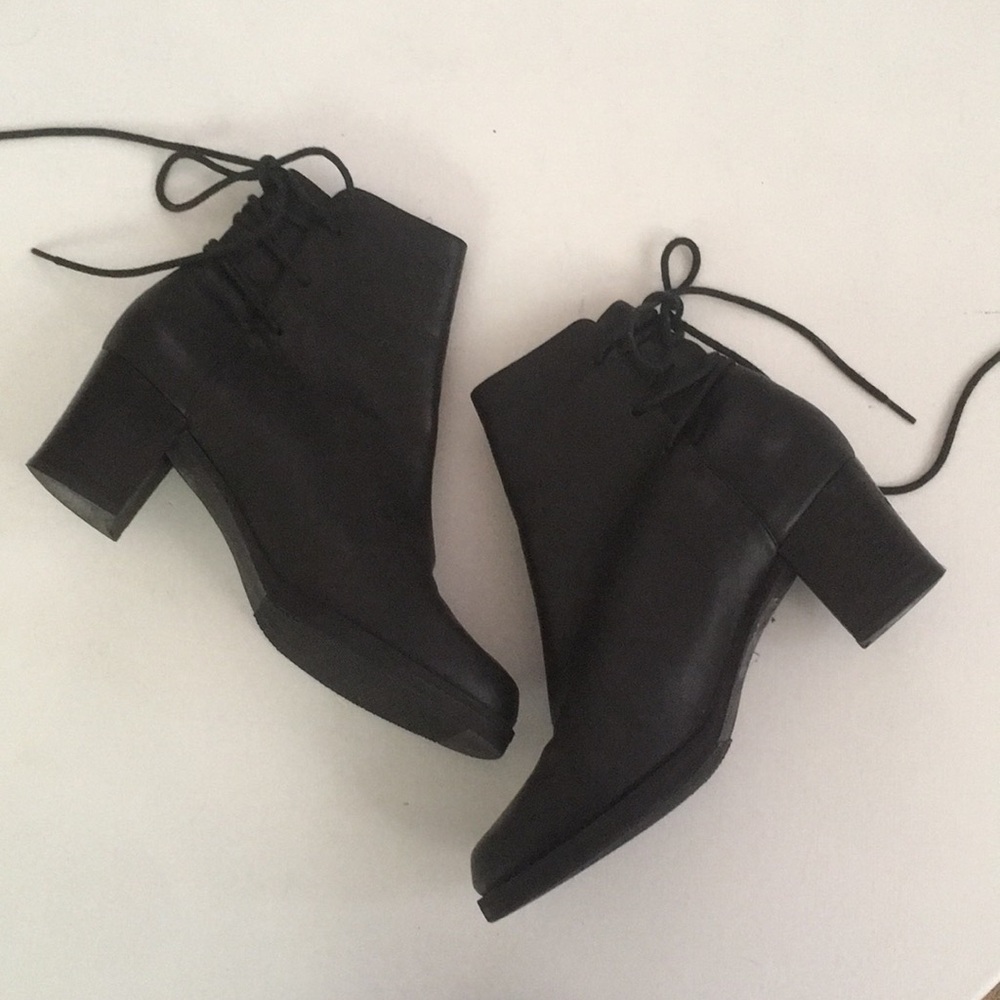 Amanda Smith Black 7.5 Pickett leather bootie tie